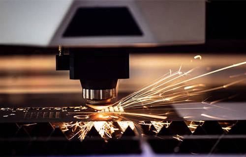 What are the reasons for the cutting error of precision laser cutting machine