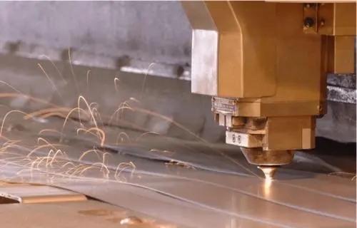 What are the reasons for the cutting error of precision laser cutting machine