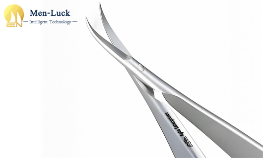 Laser cutting machine manufactures ophthalmic microsurgery knives